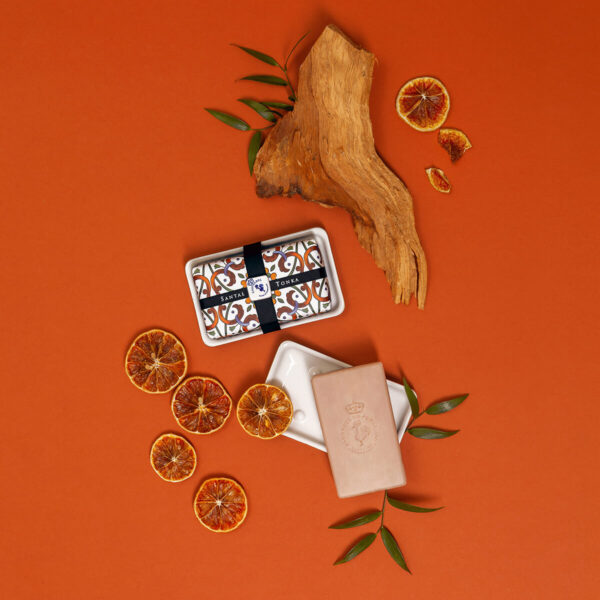 Soap Dish & Santal Tonka Soap 200g - Image 3