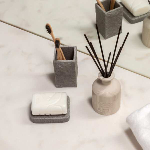 Hajjar Blanc Fragrance Diffuser 250mL - Image 4